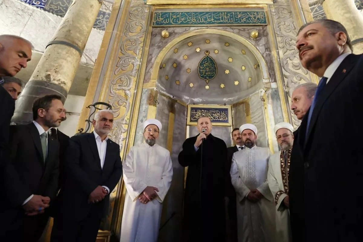 Ərdoğan bayram namazını İstanbulun dünyaca məşhur məscidində qıldı - FOTO